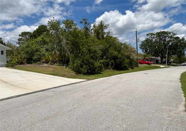2nd image of 28 Fallwood Ln, Palm Coast, FL 32137 | MLS# FC317859