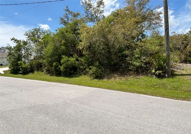 4th image of 28 Fallwood Ln, Palm Coast, FL 32137 | MLS# FC317859