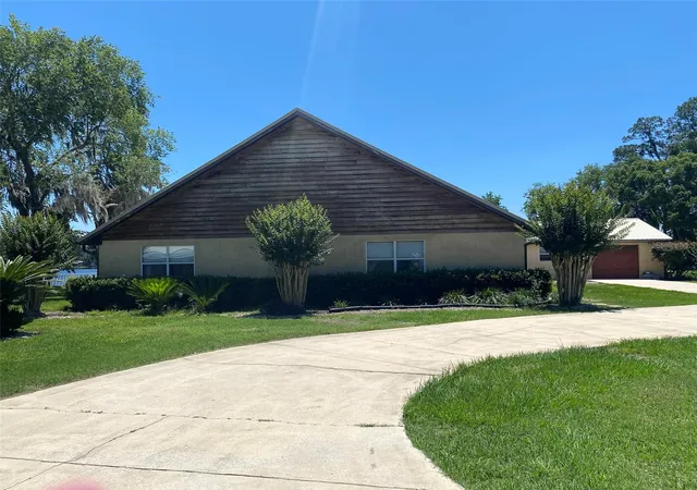 2nd image of 229 Lake Ida Point Dr, Interlachen, FL 32148 | MLS# GC539602