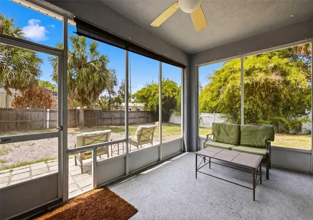 2nd image of 35937 Dawn Dr, Leesburg, FL 34788 | MLS# O6400535