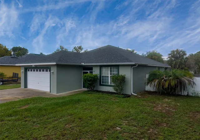 Photo 2 of Single family home for sale at 35937 Dawn Dr, Leesburg, FL 34788 | MLS# O6400535 | Listing updated on 2026-10-05