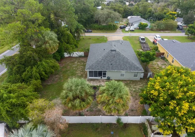 Photo 3 of Single family home for sale at 35937 Dawn Dr, Leesburg, FL 34788 | MLS# O6400535 | Listing updated on 2026-10-05