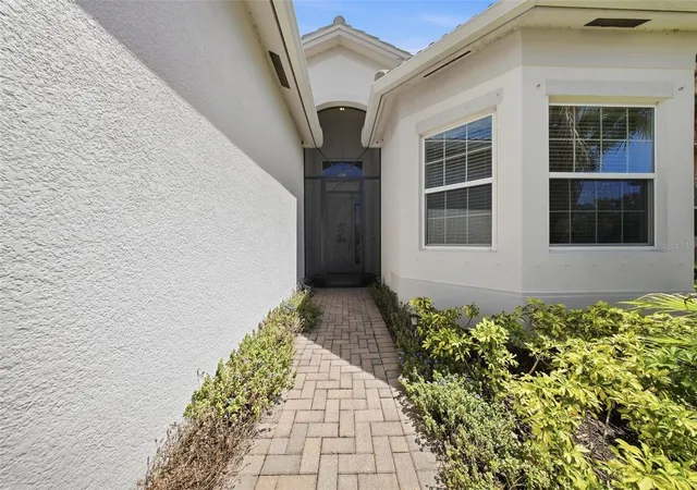 2nd image of 15528 Corona Del Mar Dr, Wimauma, FL 33598 | MLS# TB8499515