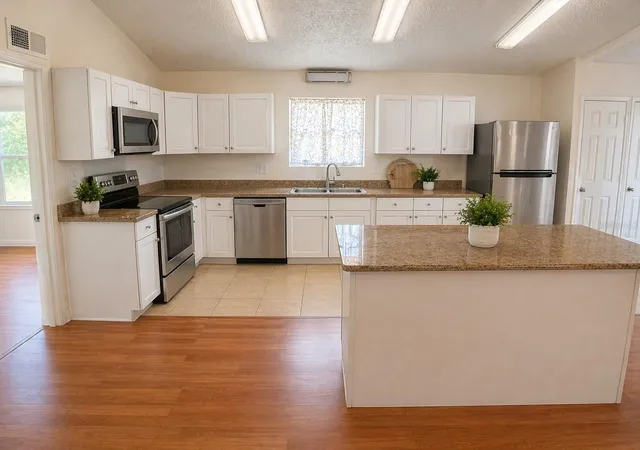 3rd image of 1446 Nw Magnolia Ter, Arcadia, FL 34266 | MLS# C7525064