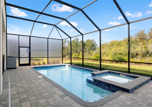 Photo 3 of Single family home for sale at 2021 Oak Crk Loop, Davenport, FL 33837 | MLS# O6400554 | Listing updated on 2026-06-03