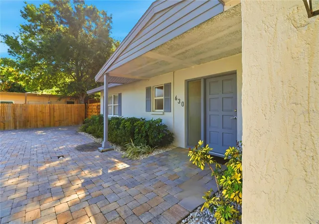 3rd image of 630 Corwood Dr, Sarasota, FL 34234 | MLS# A4690643