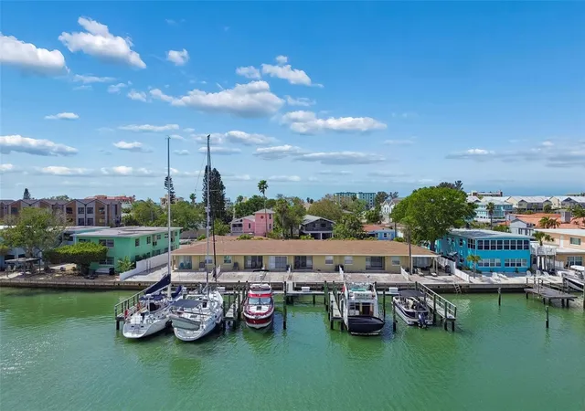 Photo 4 of House for sale at 2307 Bay Blvd, Indian Rocks Beach, FL 33785 | MLS# TB8499567 | Listing updated on 2026-09-12