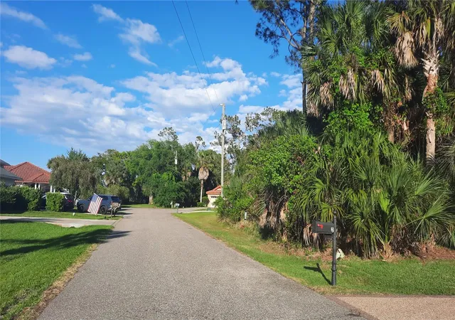Photo 1 of Land for sale at 4 Coventry Pl, Palm Coast, FL 32137 | MLS# FC317867 | Listing updated on 2026-05-14