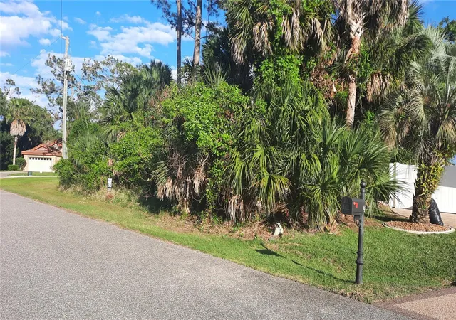 Photo 3 of Land for sale at 4 Coventry Pl, Palm Coast, FL 32137 | MLS# FC317867 | Listing updated on 2026-05-14