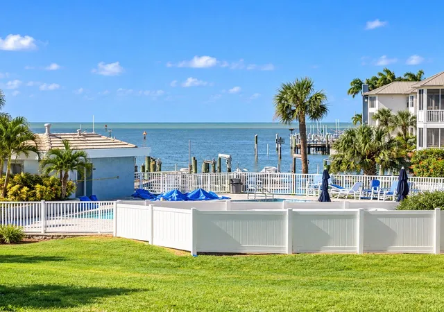 Photo 4 of Condo for sale at 1100 Pinellas Bayway S #G2, Saint Petersburg, FL 33715 | MLS# TB8499579 | Listing updated on 2026-10-20