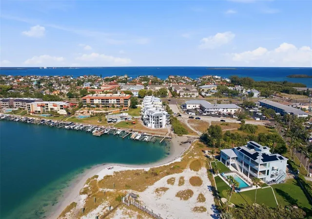 Homes for sale in Saint Petersburg, FL | 1100 Pinellas Bayway, Saint Petersburg, FL 33715 | Houzeo