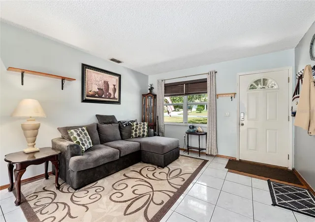5th image of 18 Olive Cir, Ocala, FL 34472 | MLS# OM723105