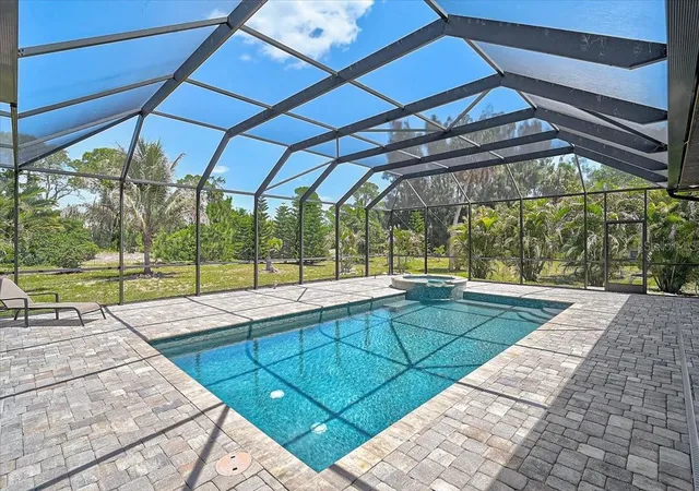 Homes for sale in Osprey, FL | 113 Burney Rd, Osprey, FL 34229 | MLS# A4690672