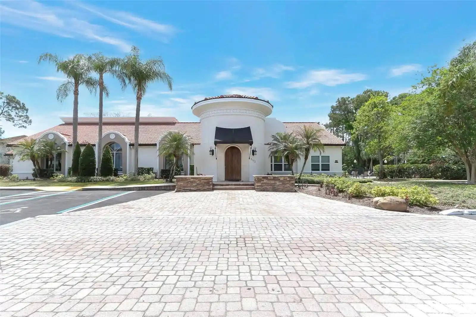 Listing Photo 1 - Condo for sale in 5160 Conroy Rd located at 5160 Conroy Rd, Orlando, FL 32811 - Unit #21