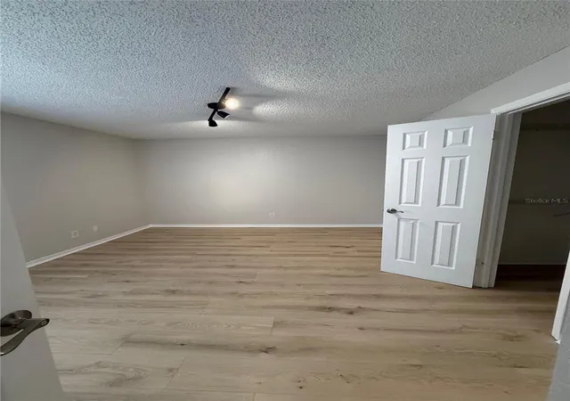 2nd image of 5160 Conroy Rd, ORLANDO, FL 32811