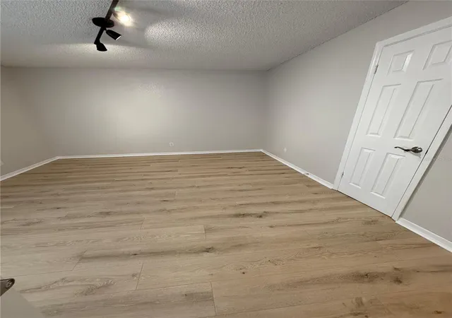 31st image of 5160 Conroy Rd #21, Orlando, FL 32811 | MLS# O6400641