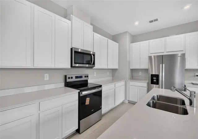 Photo 3 of Single family home for sale at 34880 Arbor Retreat Dr, Dade City, FL 33525 | MLS# TB8499680 | Listing updated on 2026-10-08