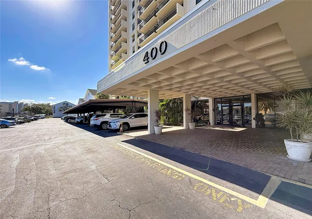 Listing Photo 5 - Condo for sale in building located at 400 Island Wy, Clearwater, FL 33767 - Unit #1411