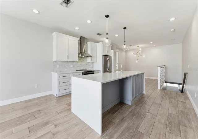 Homes for sale in Tampa, FL | 1022 Normandy Trace Rd, Tampa, FL 33602 | MLS# TB8499688