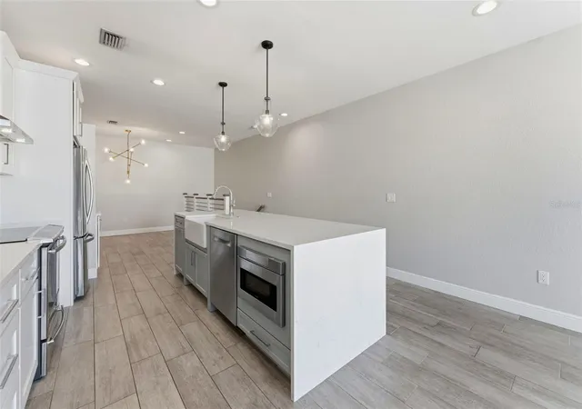Homes for sale in Tampa, FL | 1022 Normandy Trace Rd, Tampa, FL 33602 | MLS# TB8499688
