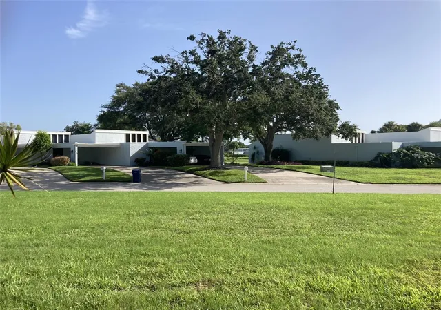 2nd image of 6114 43Rd St W, BRADENTON, FL 34210