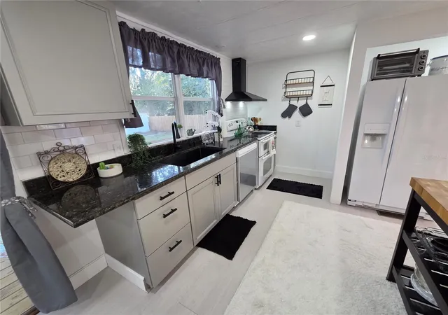 Photo 3 of Manufactured home for sale at 1846 Fruitland Park Blvd, Fruitland Park, FL 34731 | MLS# G5111263 | Listing updated on 2026-08-06
