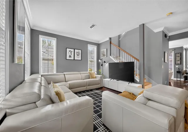 Photo 4 of Sale Pending at 1261 Indiana Ave, Winter Park, FL 32789 | MLS# O6400698 | Listing updated on 2026-09-23