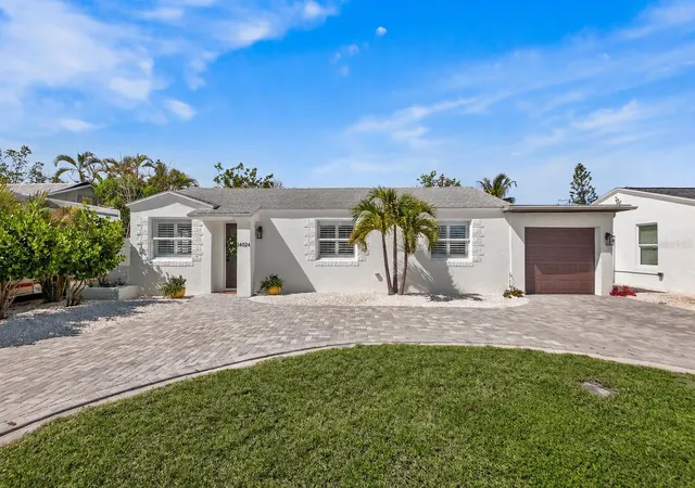 2nd image of 14024 N Bayshore Dr, Madeira Beach, FL 33708 | MLS# TB8499731