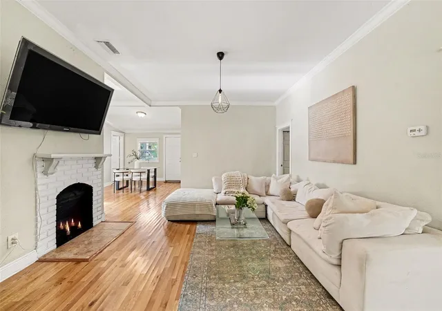 Photo 2 of Single family home for sale at 805 E Chelsea St, Tampa, FL 33603 | MLS# TB8499743 | Listing updated on 2026-10-24