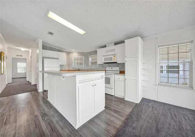 Photo 4 of Manufactured home for sale at 2100 Kings Hwy #206, Port Charlotte, FL 33980 | MLS# C7525112 | Listing updated on 2026-04-23