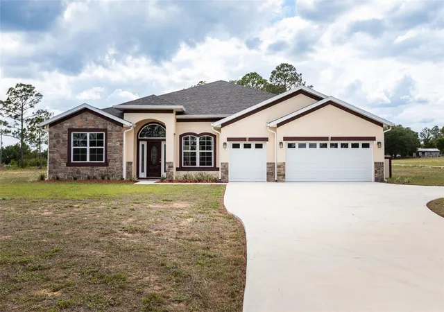 1st image of 41289 County Road 452, Leesburg, FL 34788 | MLS# V4948613