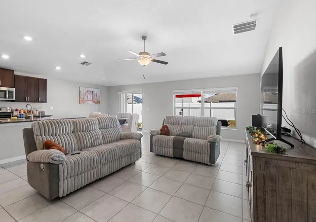 Photo 3 of Single family home for sale at 889 Calico Scallop St, Ruskin, FL 33570 | MLS# TB8499774 | Listing updated on 2026-08-13