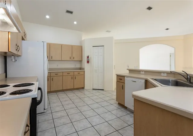2nd image of 38 Pittwick Ln, Palm Coast, FL 32164 | MLS# FC317880