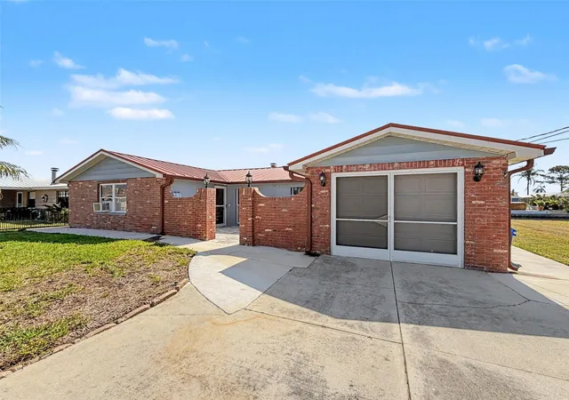 Photo 3 of Single family home for sale at 13520 Allyn Dr, Hudson, FL 34667 | MLS# W7885019 | Listing updated on 2026-09-05