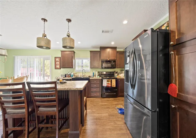 2nd image of 221 Magnolia Rd, Hawthorne, FL 32640 | MLS# GC539632