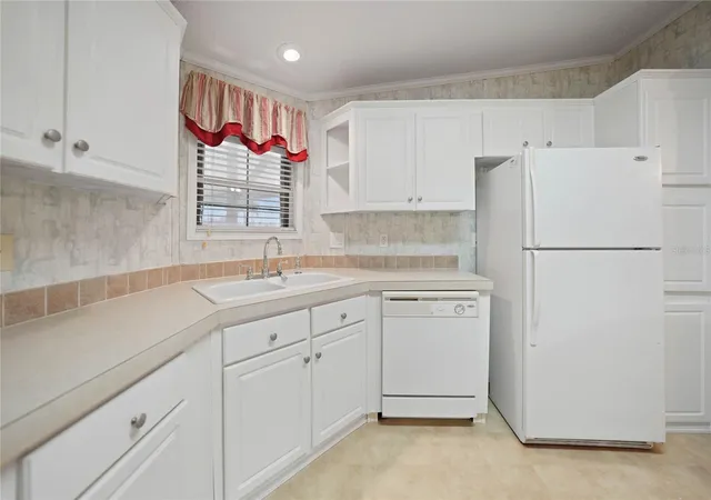 Photo 4 of Manufactured home for sale at 2100 Kings Hwy #517, Port Charlotte, FL 33980 | MLS# C7525114 | Listing updated on 2026-10-20