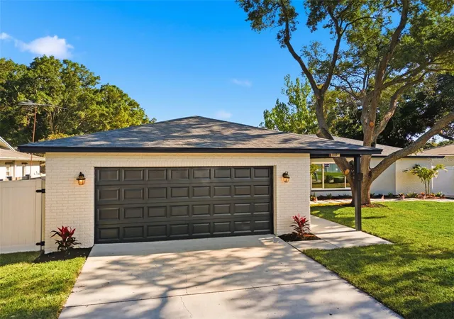 Homes for sale in Largo, FL | 11180 113th Ave, Largo, FL 33778 | MLS# TB8499819