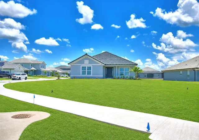 Photo 2 of Single family home for sale at 4705 Grandview Glen Dr, Auburndale, FL 33823 | MLS# L4961255 | Listing updated on 2026-09-13