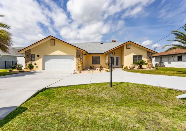 1st image of 18 Classic Ct S, Palm Coast, FL 32137 | MLS# FC317884
