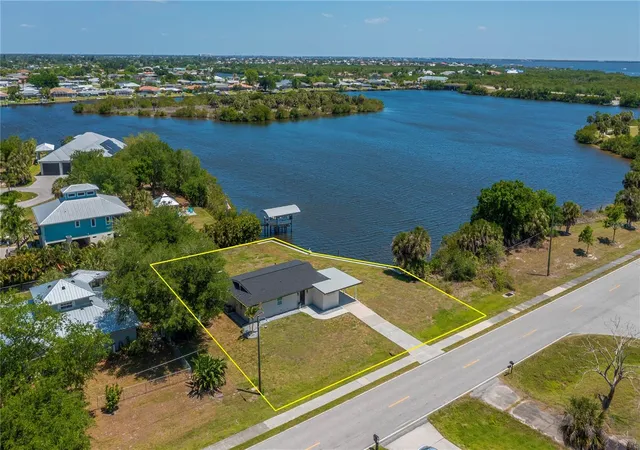 Photo 1 of Single family home for sale at 3404 Lake View Blvd, Port Charlotte, FL 33948 | MLS# C7525115 | Listing updated on 2026-10-01
