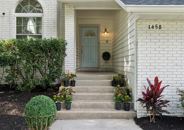 2nd image of 1458 Royal Cir, Apopka, FL 32703 | MLS# O6400772