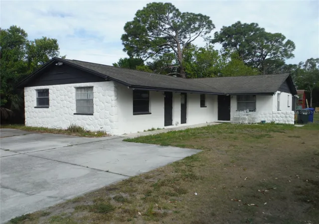 Photo 1 of Multi family home for sale at 118 Lake Ave Se, Largo, FL 33771 | MLS# TB8499836 | Listing updated on 2026-10-06