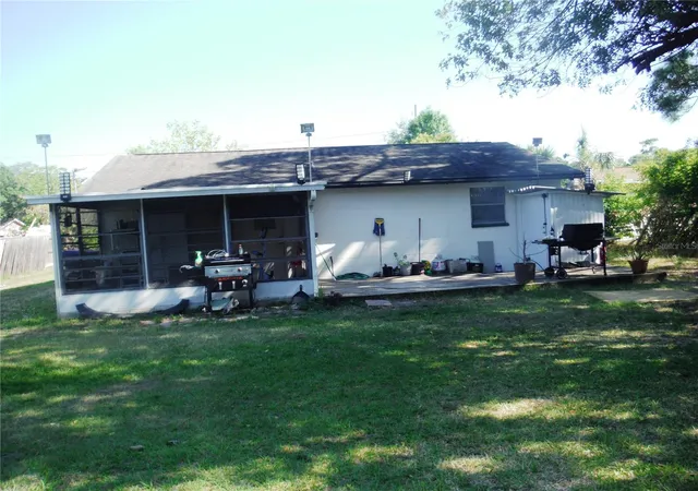 Photo 3 of House for sale at 118 Lake Ave SE, Largo, FL 33771 | MLS# TB8499836 | Listing updated on 2026-10-06