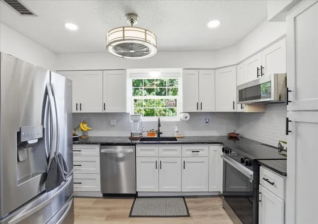 4th image of 4138 37Th St S, ST PETERSBURG, FL 33711
