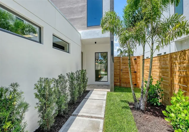 Photo 3 of Single family home for sale at 2225 Florinda St, Sarasota, FL 34231 | MLS# A4690756 | Listing updated on 2026-09-13