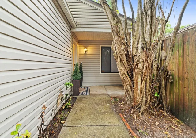 3rd image of 335 Kirkcaldy Dr, Winter Springs, FL 32708 | MLS# O6400818