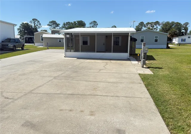 4th image of 5073 Shore Line Dr, Polk City, FL 33868 | MLS# P4938500