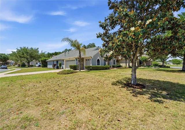 Photo 3 of Single family home for sale at 8061 Waterbury Way, Mount Dora, FL 32757 | MLS# G5111288 | Listing updated on 2026-07-22