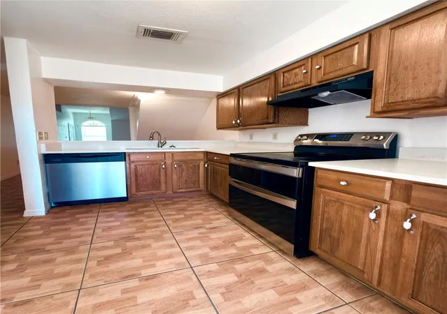5th image of 3136 Enclave Ct, Kissimmee, FL 34746 | MLS# S5148257