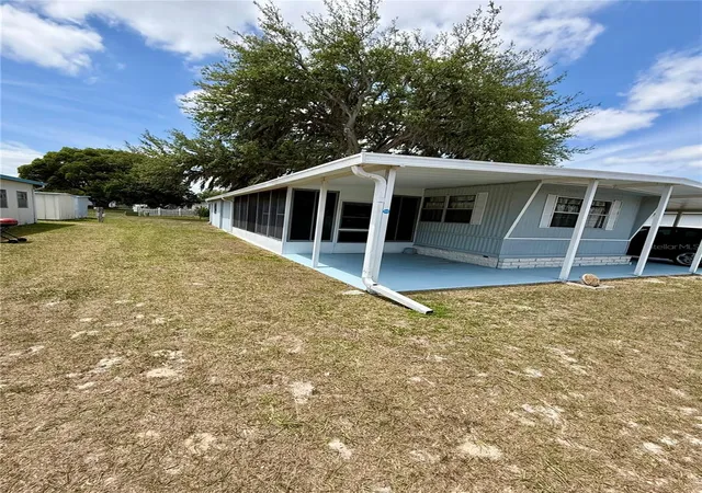 Photo 2 of Manufactured home for sale at 4513 Autumn Palm Dr, Zephyrhills, FL 33542 | MLS# TB8499923 | Listing updated on 2026-10-09
